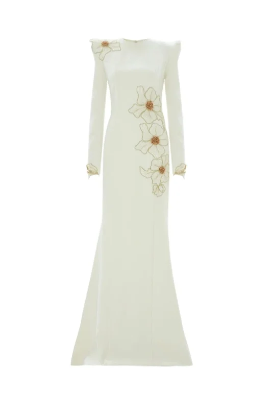 EMBROIDERED FLOWER DETAIL MAXI DRESS IN ECRU Stylish Pleated A-Line Maxi Dress