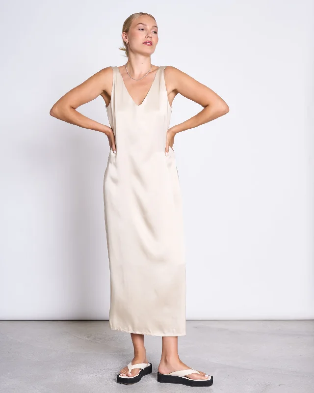 MAXI DRESS BENVIE IVORY Stylish A-Line Maxi Dress